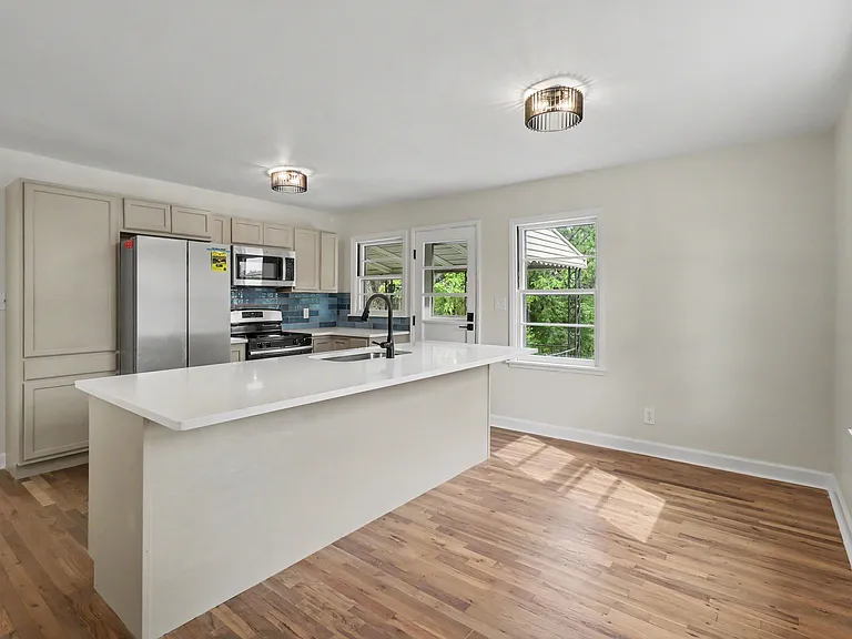 691 Garner Dr — Photo 6