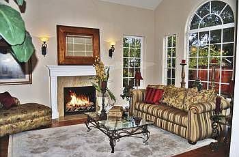 3rd image of 519 Palmer Ln