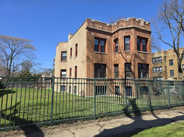 2437 W North Shore Ave #2, Chicago, IL 60645