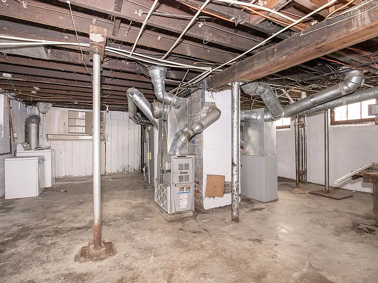 3910 Carlyle Ave — Photo 20