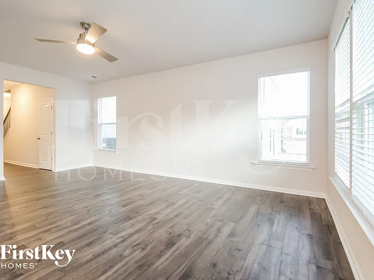 1003 Mission Hill Ln — Photo 4