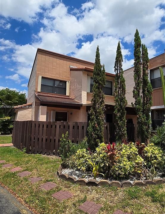 2nd image of 415 W Park Dr APT 104