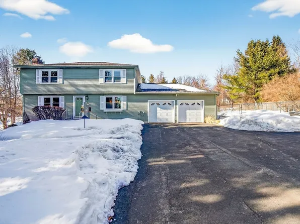 120 Rinnock Rd, Fitchburg, MA 01420