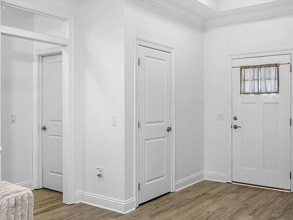 5th image of 2145 Janet St