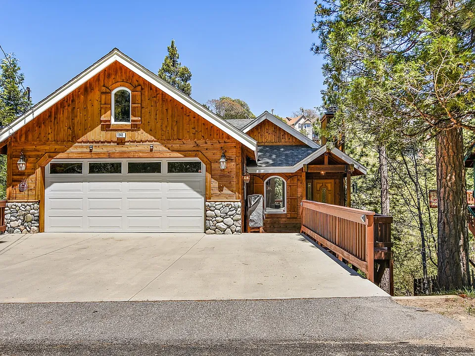 1141 Aleutian Dr