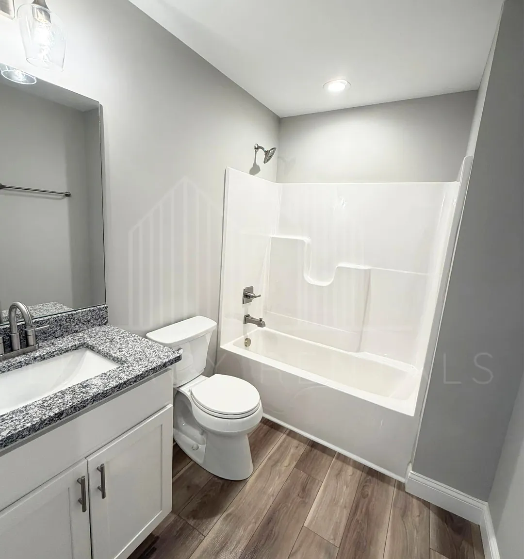 1031 Judah bear boulevard - 1 — Photo 3