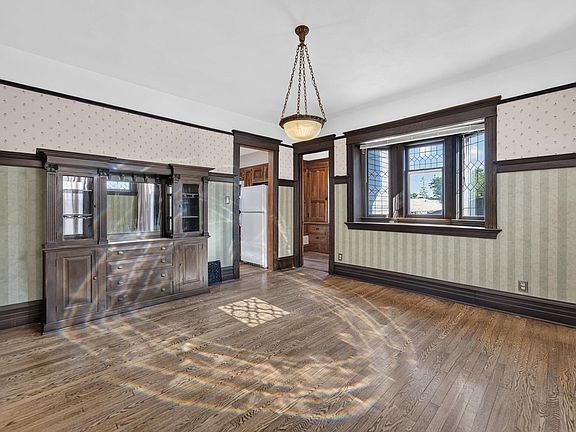 3rd image of 501 W Rollin St
