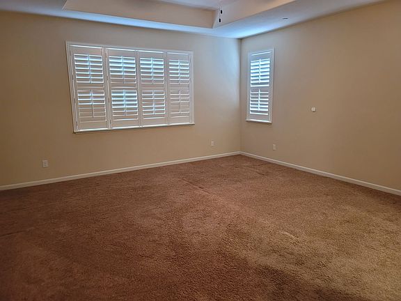 4th image of 1385 Highland Dr