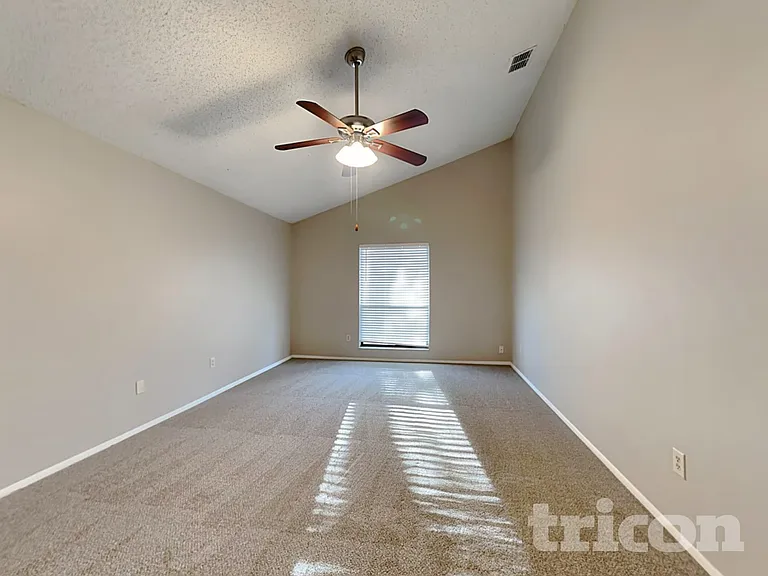 7943 Longshadow Ct — Photo 7