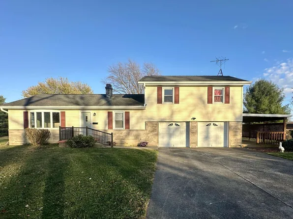 1920 N Pioneer Ln, Bloomington, IN 47404