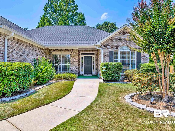 3rd image of 174 Hawthorne Cir