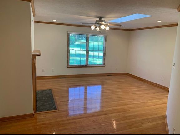 5th image of 1047 Trogdon Dr