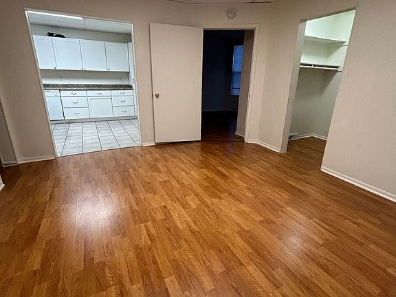 2nd image of 1415 Avon St #1419