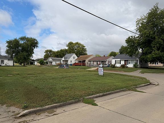 3rd image of 530 Poplar St