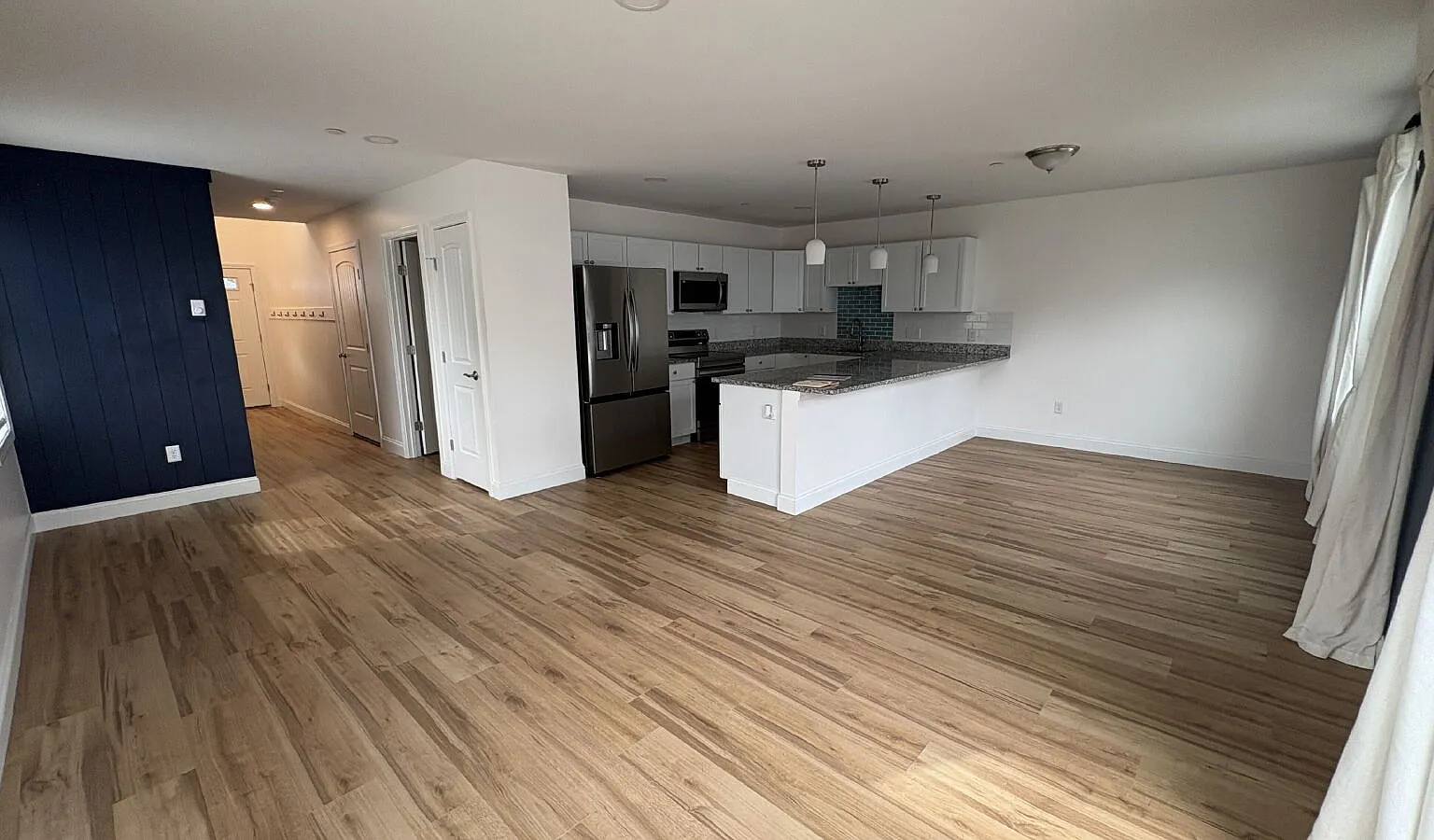3 bed, 2.5 bath, 1750 sqft, $3,200 — Photo 4
