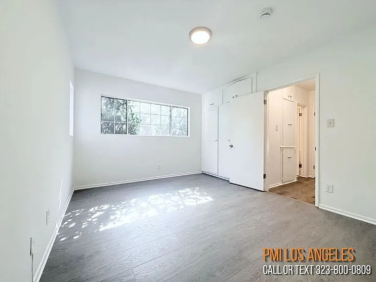 10565 Camarillo St — Photo 3