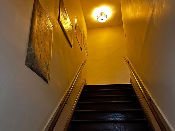 2nd image of 301 Pierce St APT 2