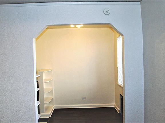 4th image of 1001 N Logan St APT 104