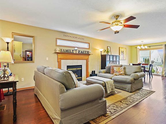 3rd image of 142 Hayfield Dr