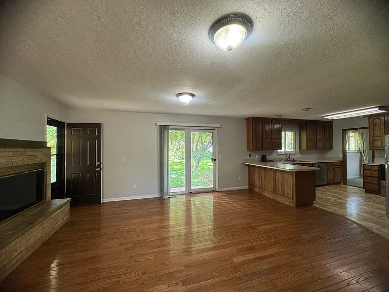 2579 Richmar Dr — Photo 4