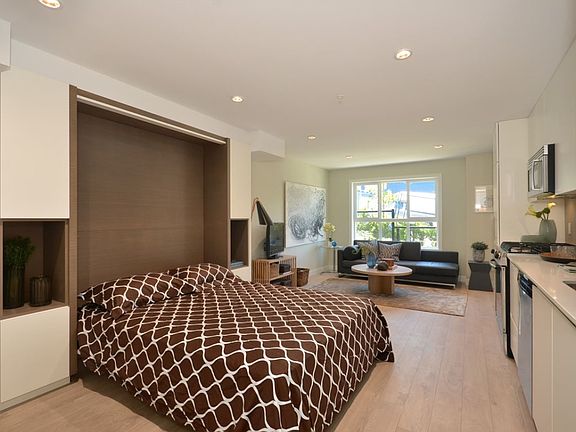 2nd image of 2222 Alder St #100