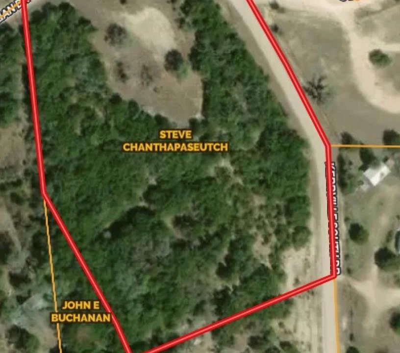 1st image of 104 Lillian Dr S