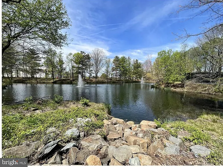 8360 Greensboro Dr #917 — Photo 33