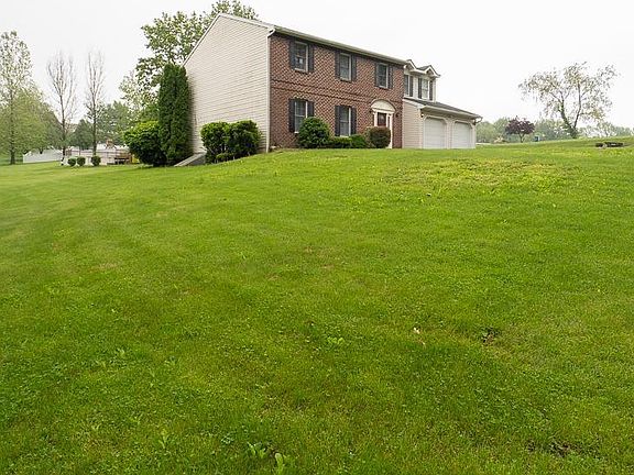 3rd image of 311 Mountain Ave