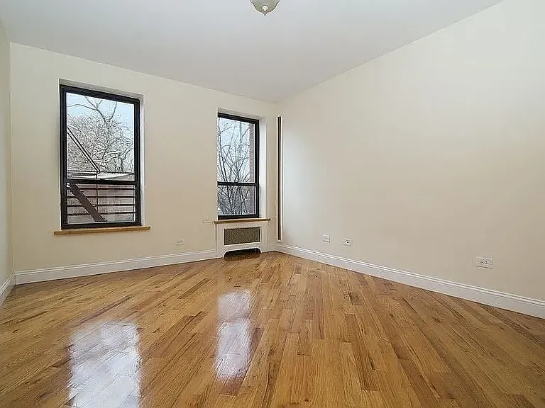433 E 114th St #2W — Photo 3