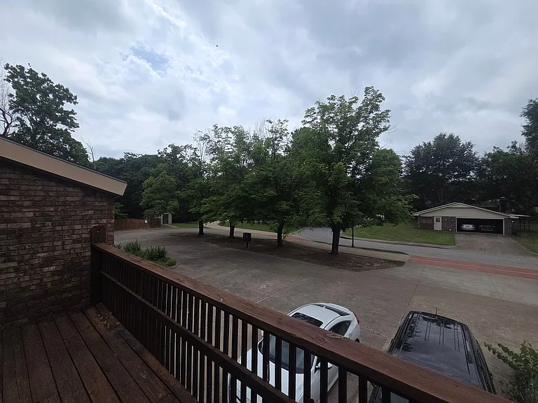2588 E Sweetbriar Dr — Photo 17