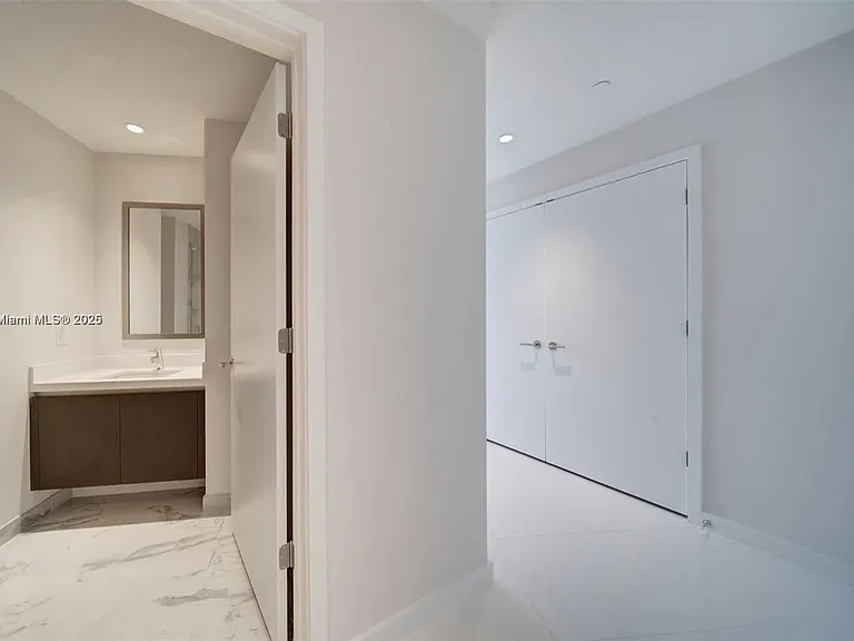 851 NE 1st Ave #12 — Photo 24