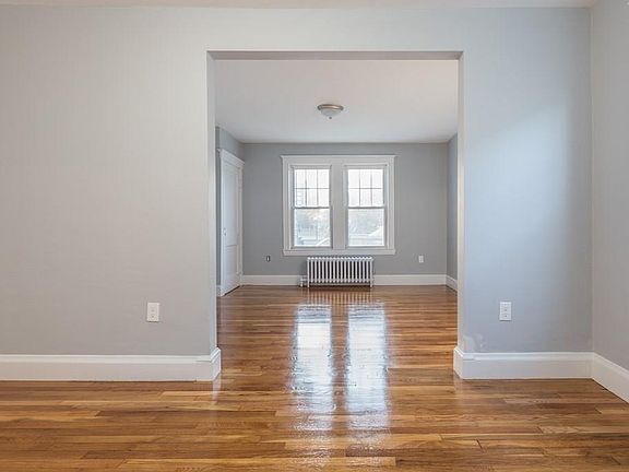 5th image of 176 Highland Ave #1