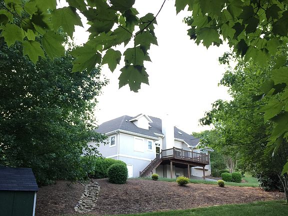 2nd image of 2025 Fairview Cir
