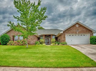 107 Bay Pointe Ln, Madison, AL 35758