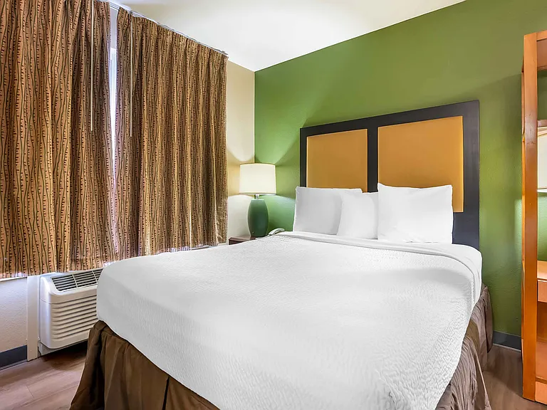 Studio Suite - 1 Queen Bed