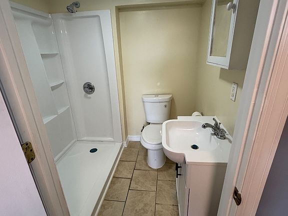 2nd image of 1005 W 1st North St #B