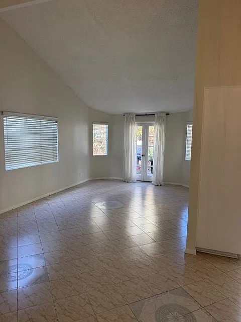4 bed, 1502 sqft, $3,950 — Photo 2