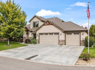 11690 W Pinewood River Ln, Star, ID 83669
