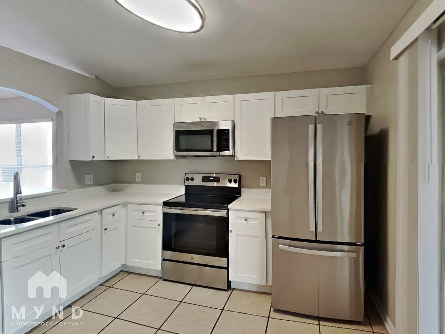 3 bed, 2.0 bath, 1301 sqft, $2,165 — Photo 4
