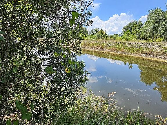 4724 /4726 15 St SW Lehigh Acres Fl33973