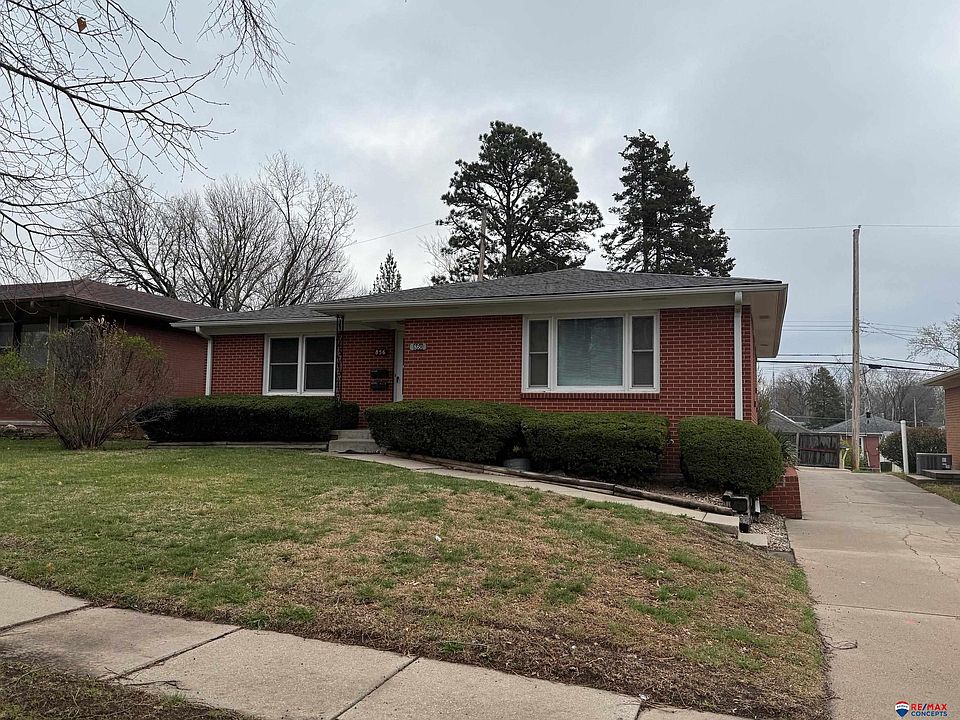 2nd image of 856 S 39th St