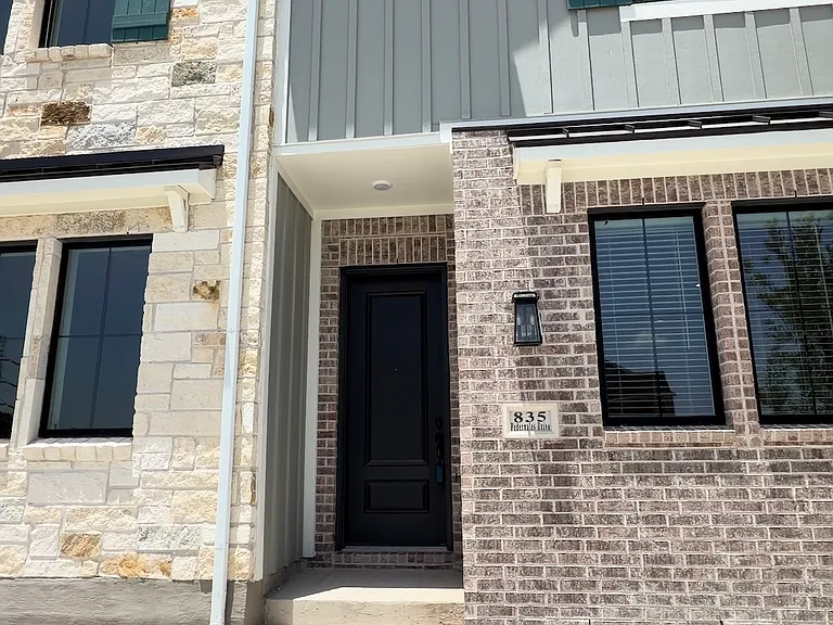 835 Pedernales Dr — Photo 18