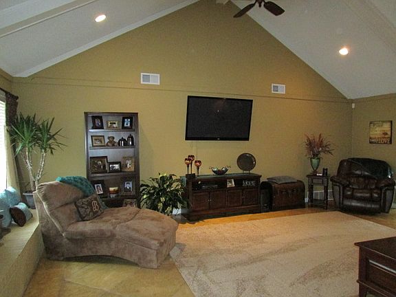 2nd image of 8240 Jill Dr