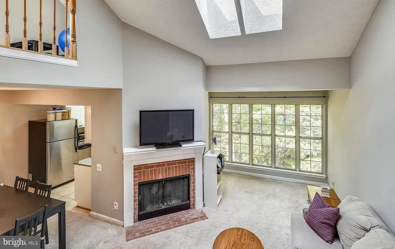 2 bed, 2.0 bath, 1211 sqft, $2,500 — Photo 4