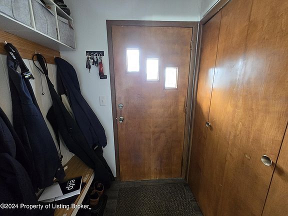 4th image of 401 4th Ave E