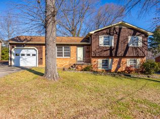 206 Eastway Ln, Graham, NC 27253