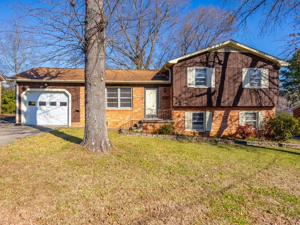 206 Eastway Ln, Graham, NC 27253