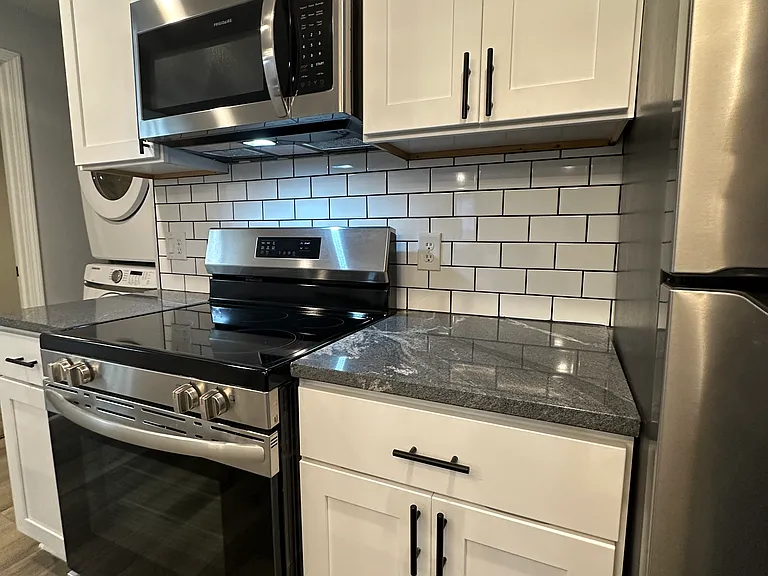 127 Henderson St #2 — Photo 20