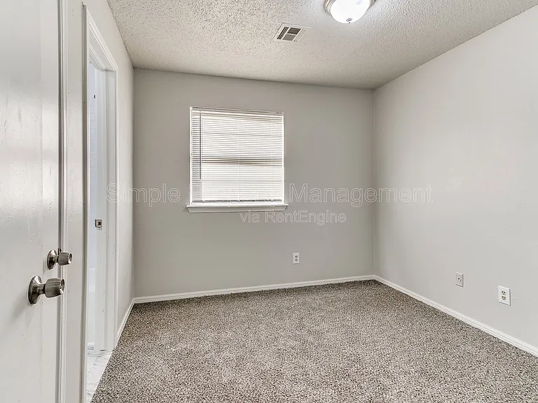 8510 Candlewood Dr — Photo 15