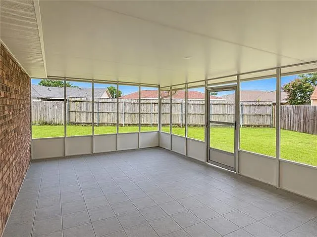 4 Charlene Ct — Photo 18